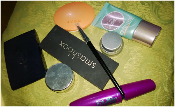 kareena makeup kit